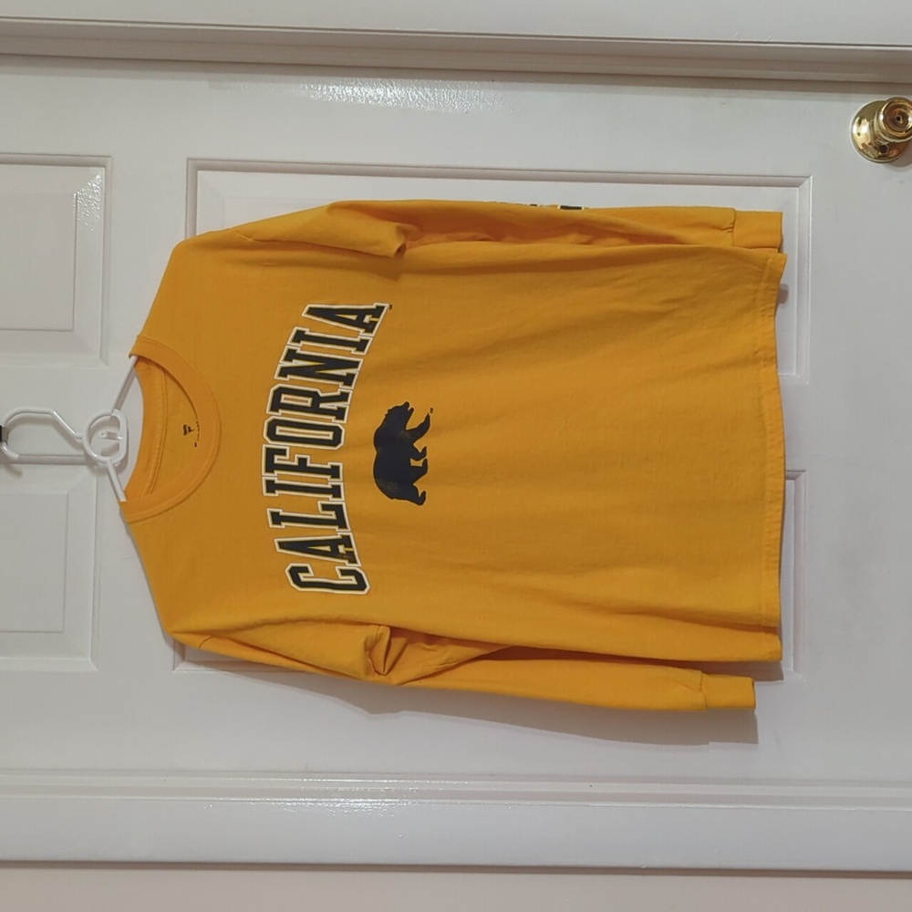 California Golden Bears (Cal) Long-Sleeve Shirt. (Very Good) Unisex M
